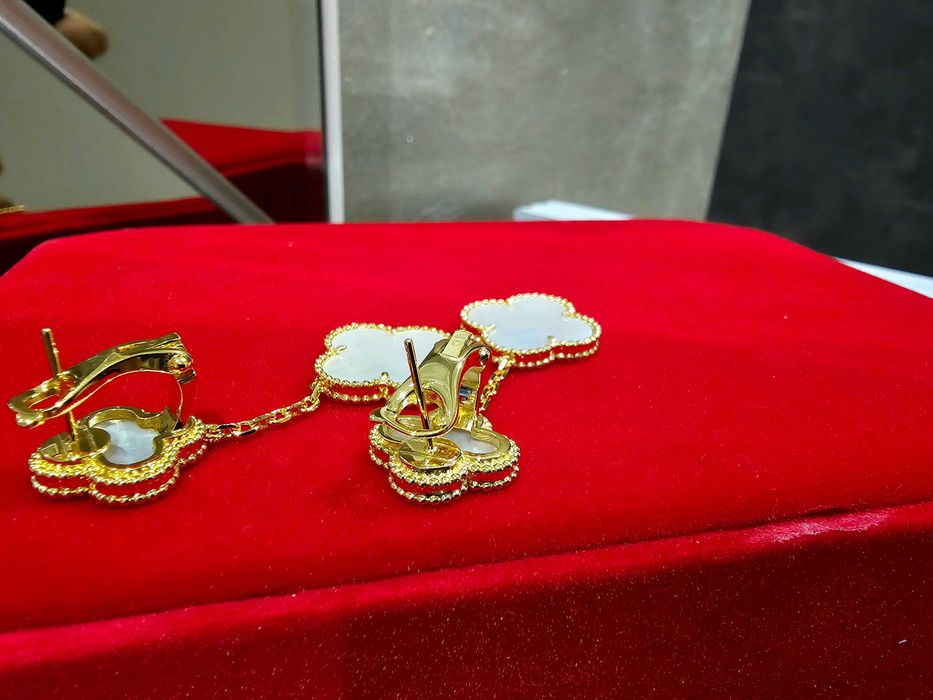 Van Cleef & Arpels VCA Gold Mother Pearl 2 Magic Alhambra Дамски Обеци