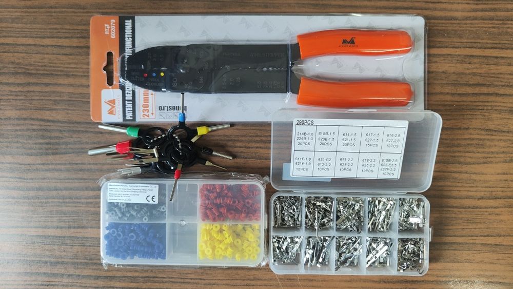 Vând Pini Conectori Set Patent Insertizare