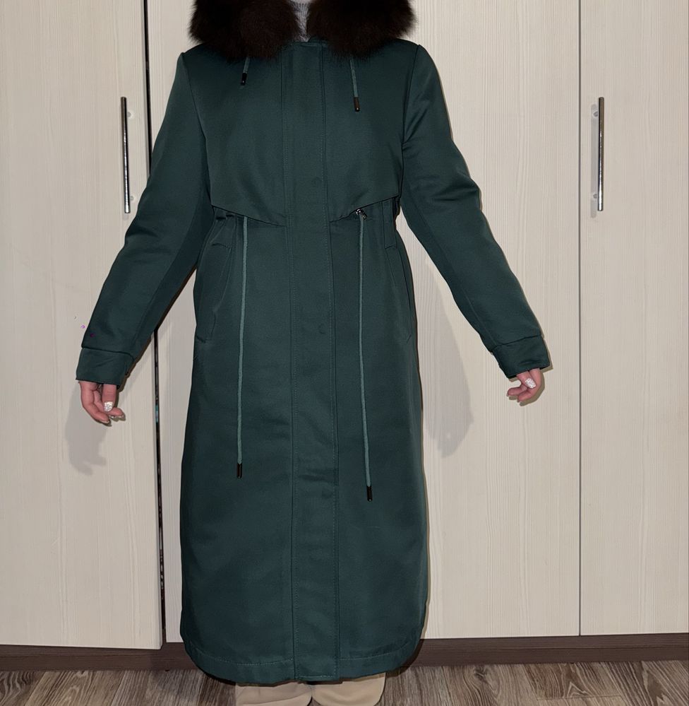 Продаю парку зеленого цвета