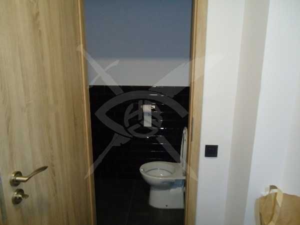Дава се под наем Офис в Пловдив, Каменица 2 - 120 кв.м за 180260 € - Снимка #2