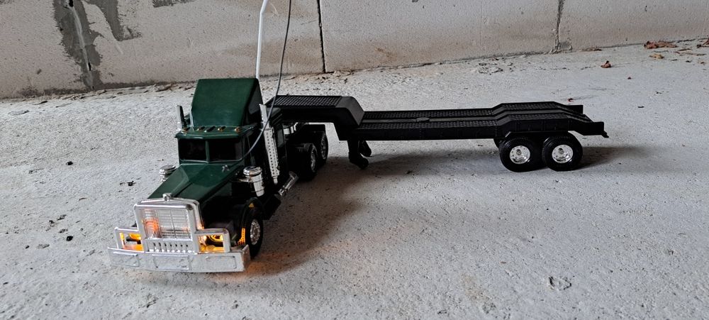 Camion american de jucărie cu telecomanda 66 cm