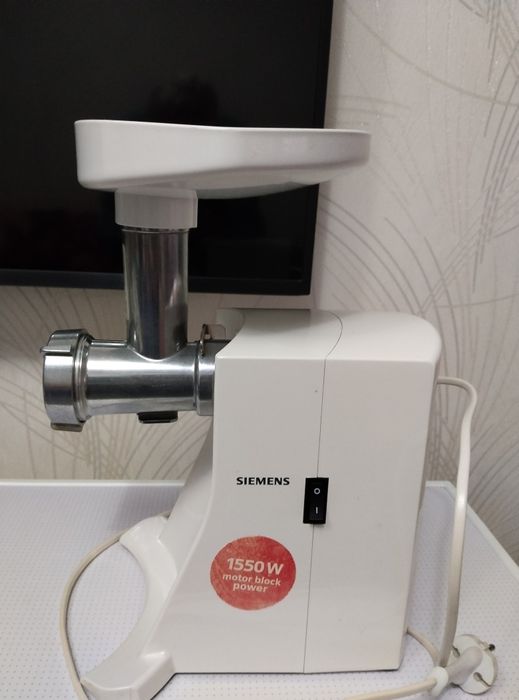 Продается электромясорубка