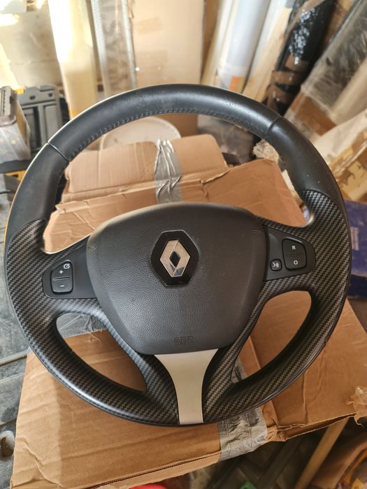 Volan renault carbon
