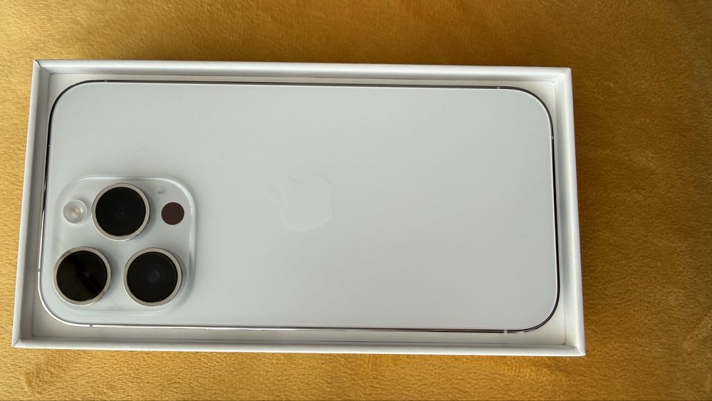 Iphone 14 pro / бял/ …