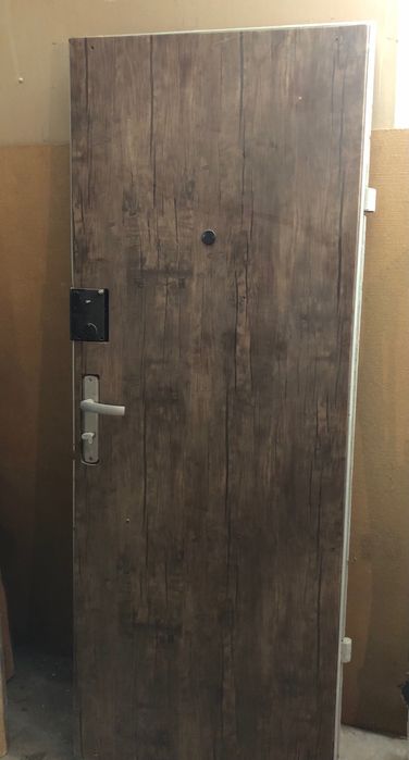 Входная металлическая/железная дверь бу