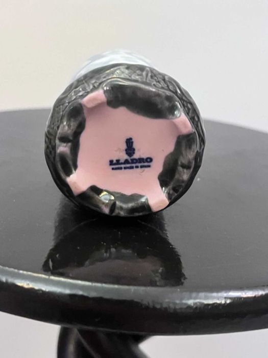 Piesa a celebrei firme spaniole LLADRO marcata bibelou bibelouri