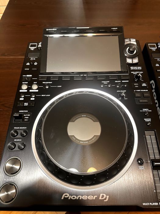 2 броя Pioneer CDJ-3000 с два броя Decksaver