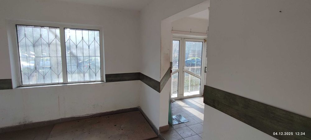 Apartament cu 3 camere decomandat, 2 băi, centrală termică