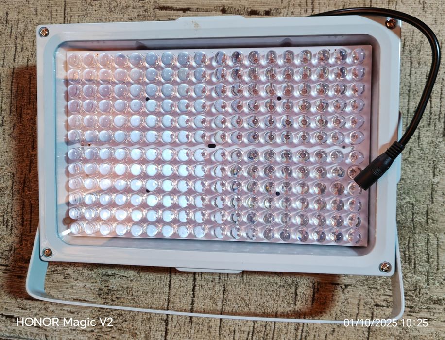 Iluminator cu infraroșu 130 m