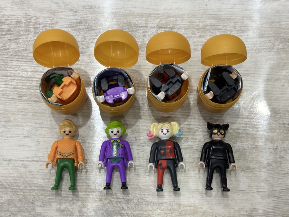 Kinder surprise DC Playmobil