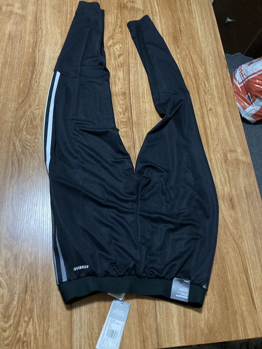 Мъжко оригинално долнище Adidas