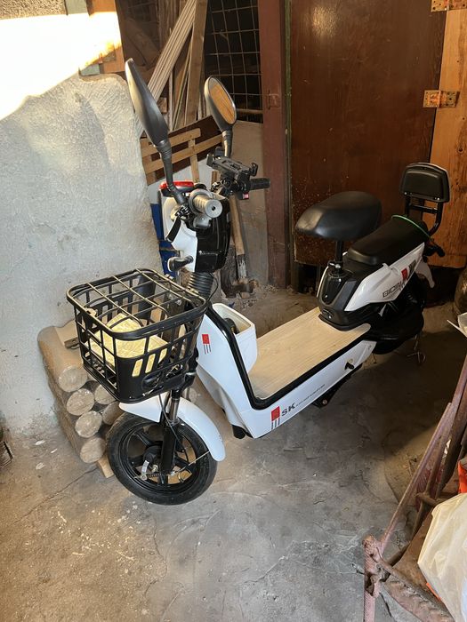 Scuter electric fara permis