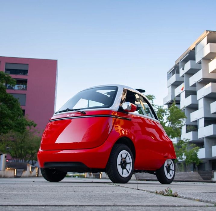 Masina electrica Microlino