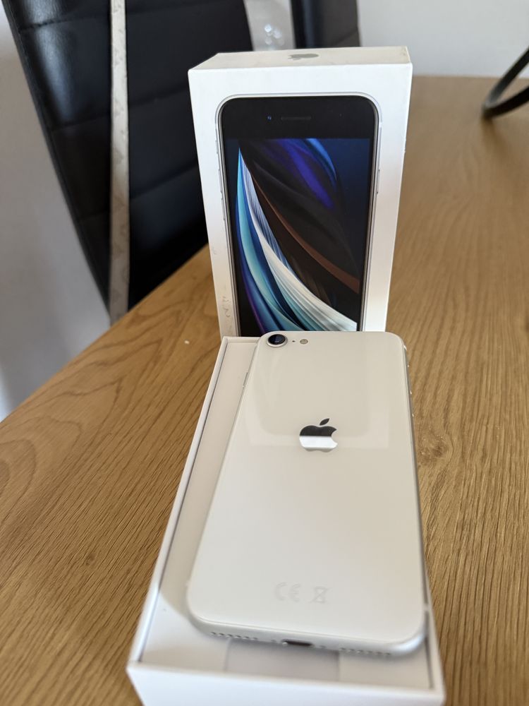 iPhone SE 2020 / 64GB / Бял – Отлично състояние