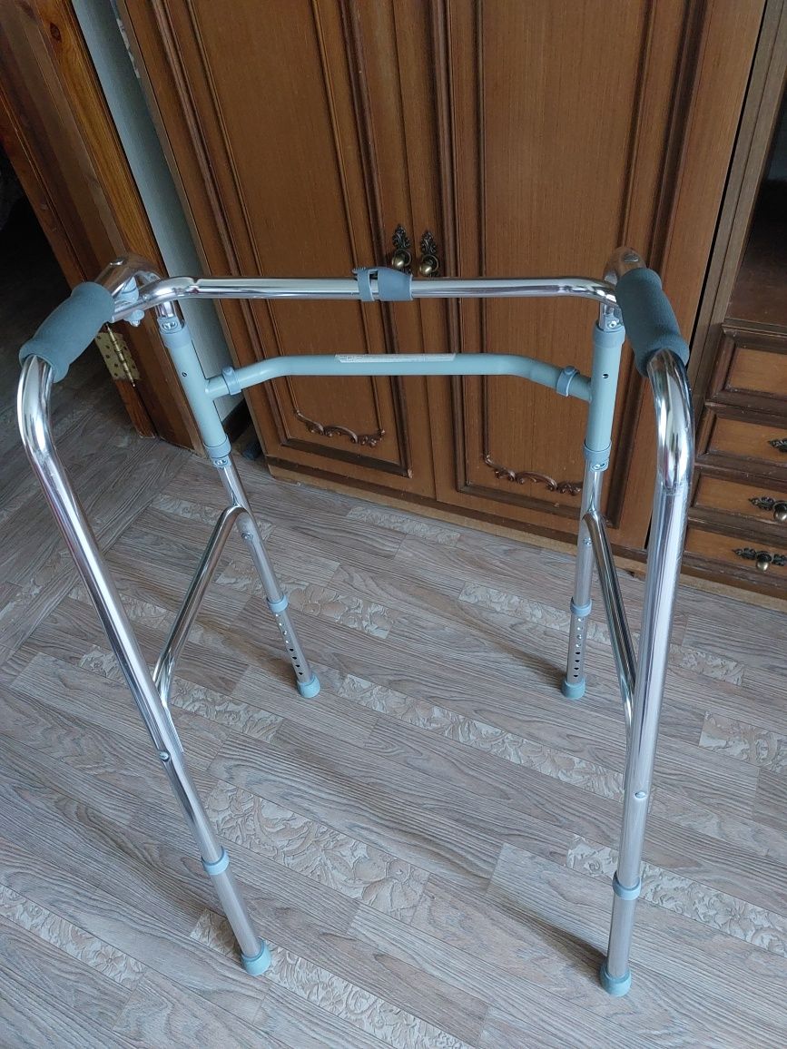 Продам ходунки для пожилых людей и инвалидов