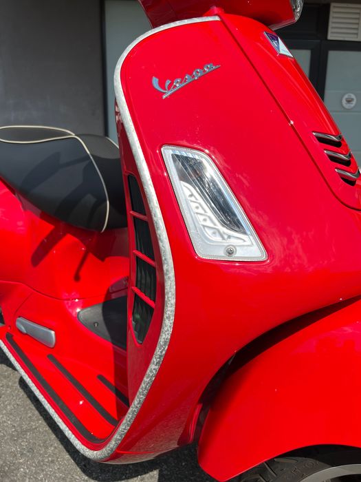 Piaggio Vespa 300 GTS
