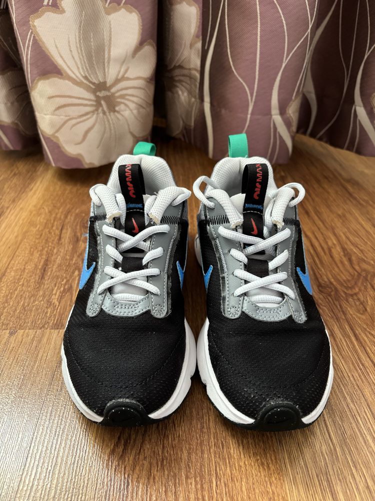 Adidasi Nike marimea 36