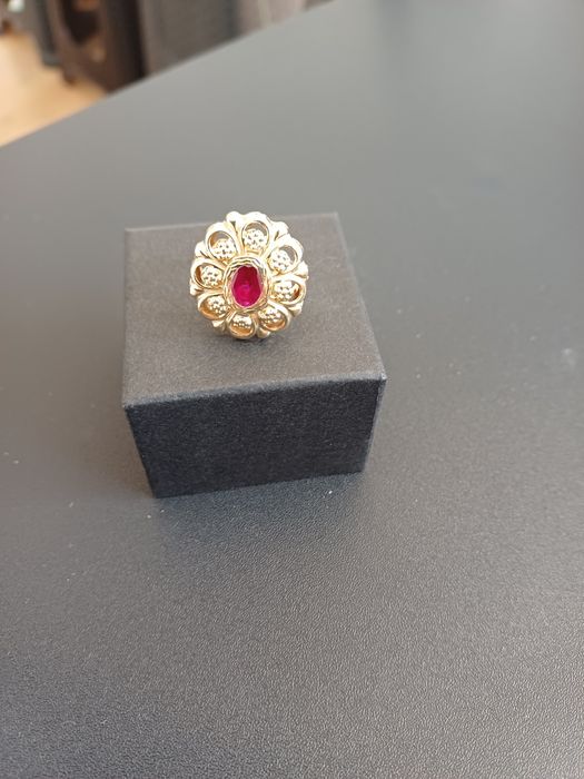 Superb inel de aur galben de 14k