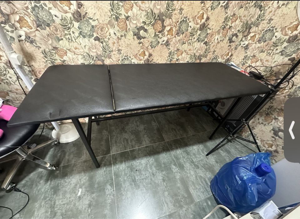 Кушетка б/у мало использовалась почти новая