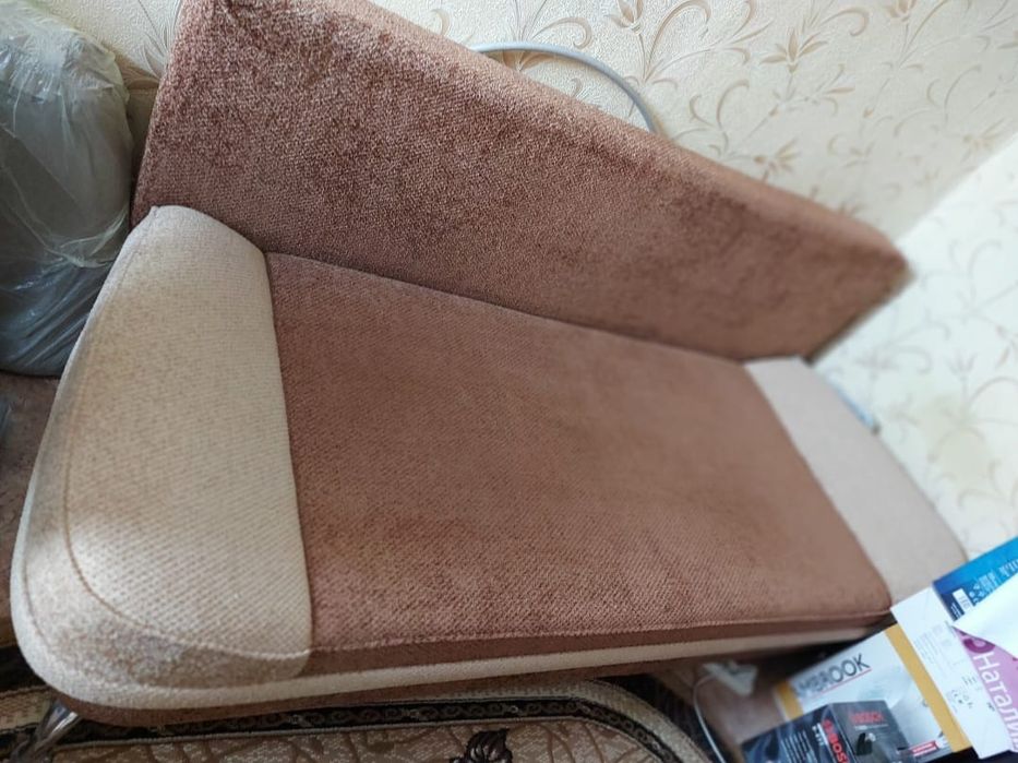 Продам диван в хорошем состоянии