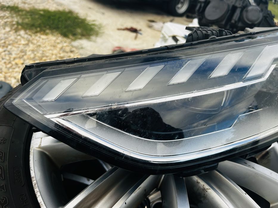 Лав фар за Audi A4. B10 full Matrix