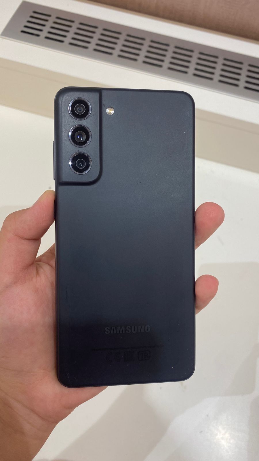 Samsung s21 fe телефон