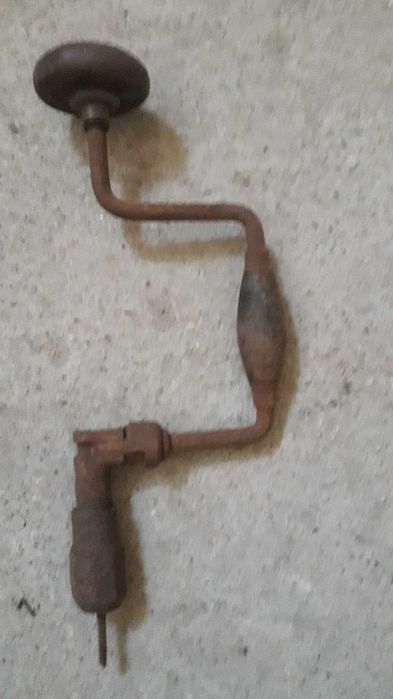 Антична машинка. Запазен за времето си уред