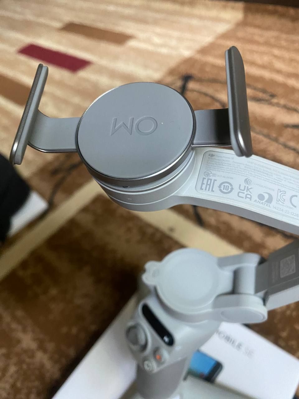 Продаётся стабилизатор dji osmo mobile se