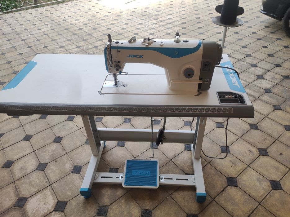 Жак f4 тугри чок тикув машинаси