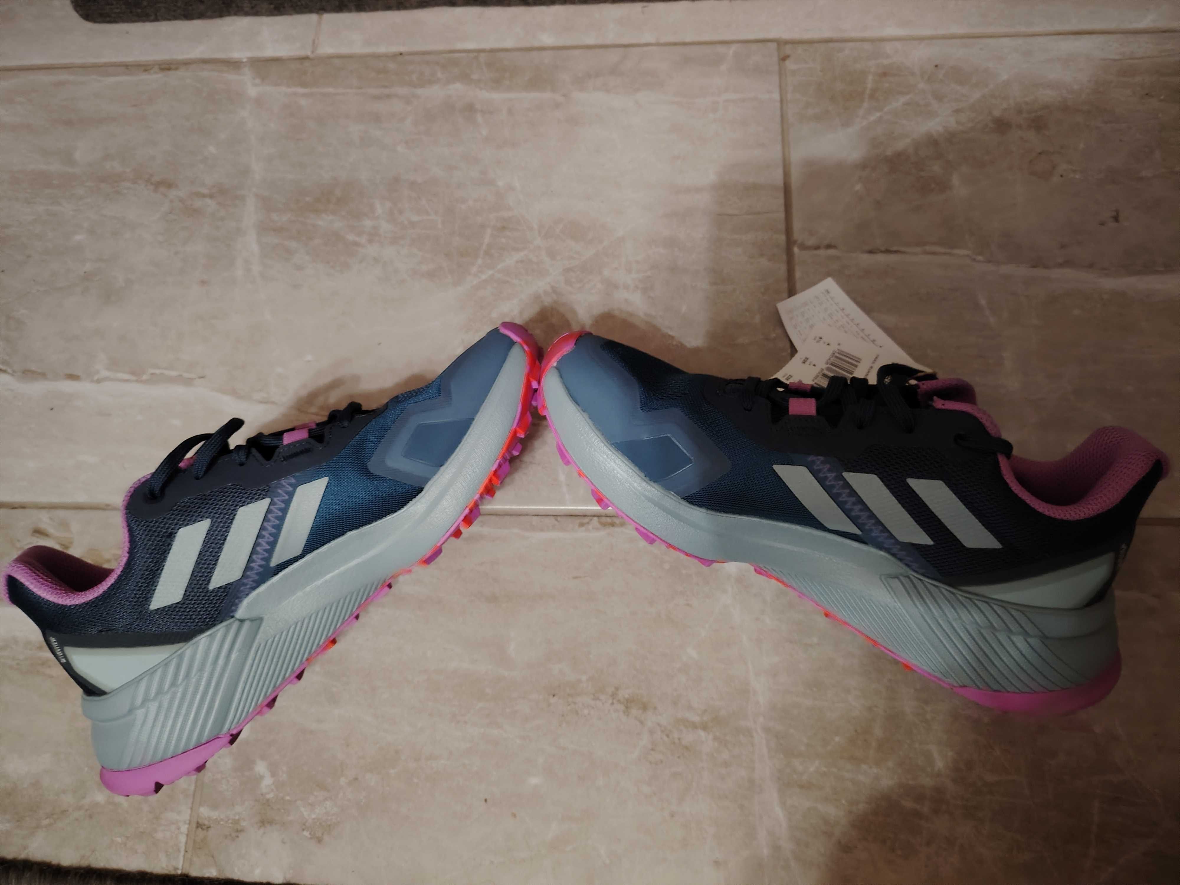 Маратонки  Adidas Terrex 36,5 Нови!!