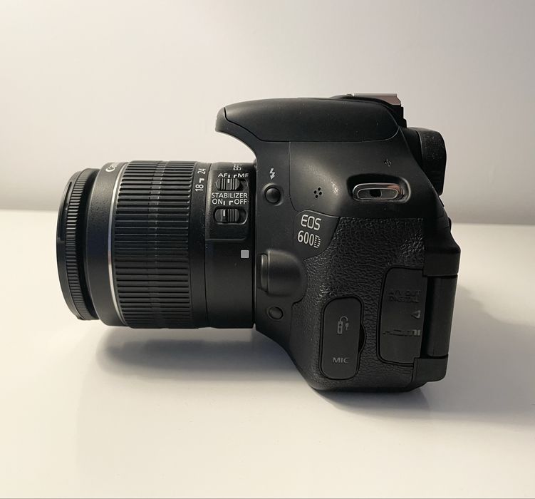 Aparat Foto DSLR Canon EOS 600D kit EF-s 18-55mm f3.5-5.6 IS II