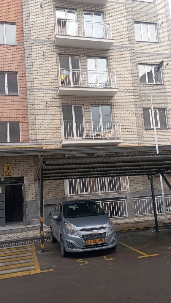 1 xonali uy sotiladi. Qoyliq bozor