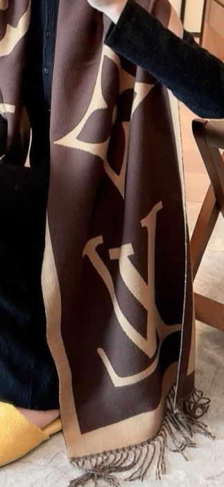 Esarfa-fular Louis Vuitton,  model 2026, 3 modele