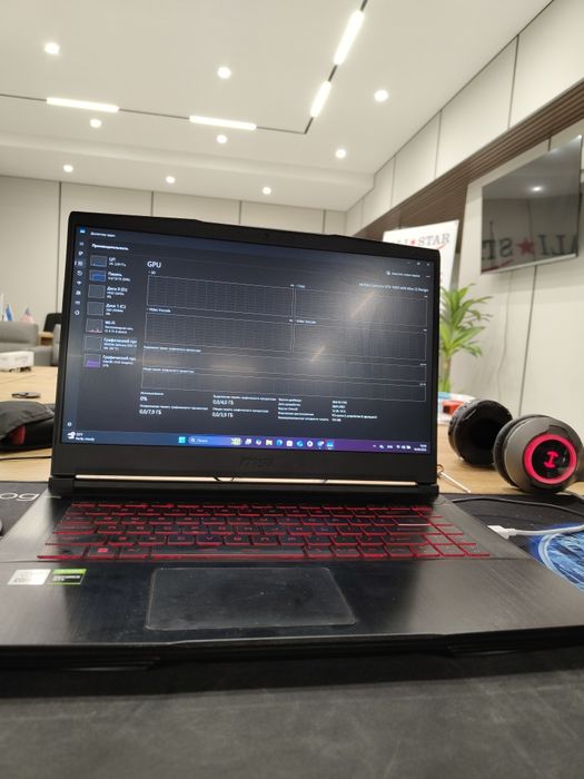 Noutbuk Msi 8/256