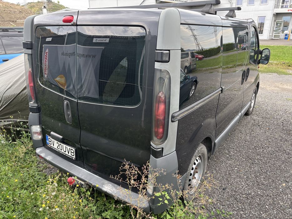 Opel vivaro 9 locuri