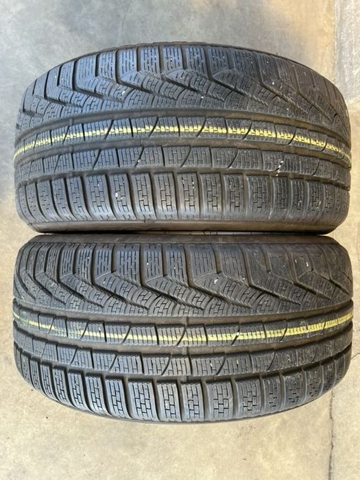 vând 2 anvelope 255/45/19 Pirelli de iarnă foarte bune