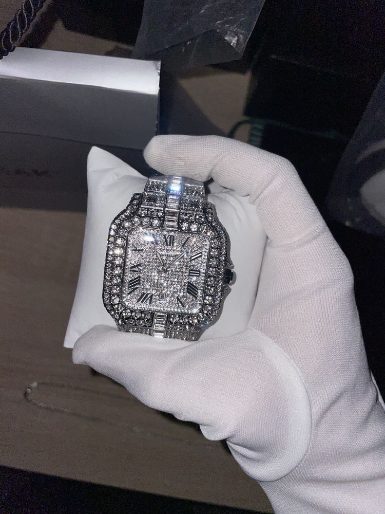 Часовник Cartier