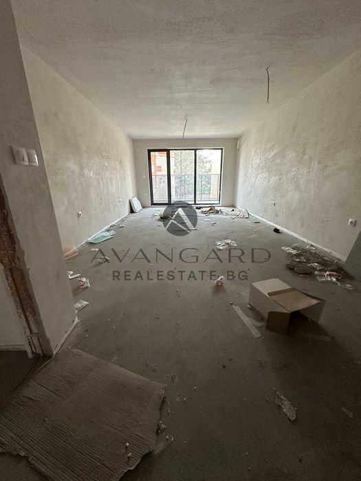 Продава се Тристаен апартамент в Пловдив, Кършияка - 122 кв.м за 1469 €/кв.м - Снимка #1