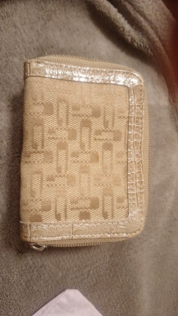 Guess  дамски портфейл