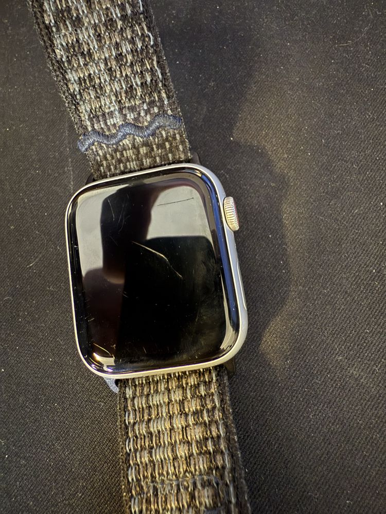 Apple watch se(2022) 44mm+ cellular