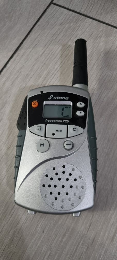 Statii walkie talkie Stabo freecomm 220