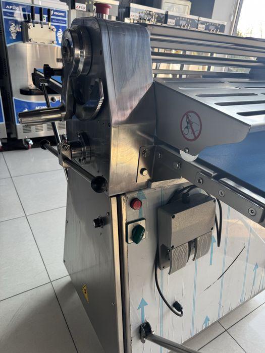 Тестораскаточная машина QB-600