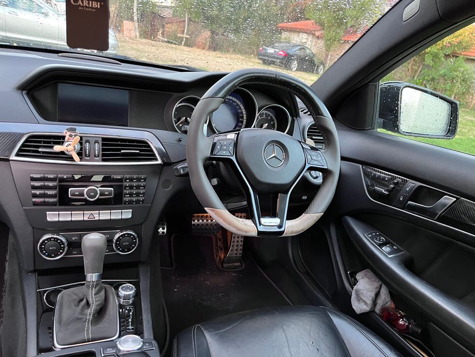 Mercedes Benz c63 AMG