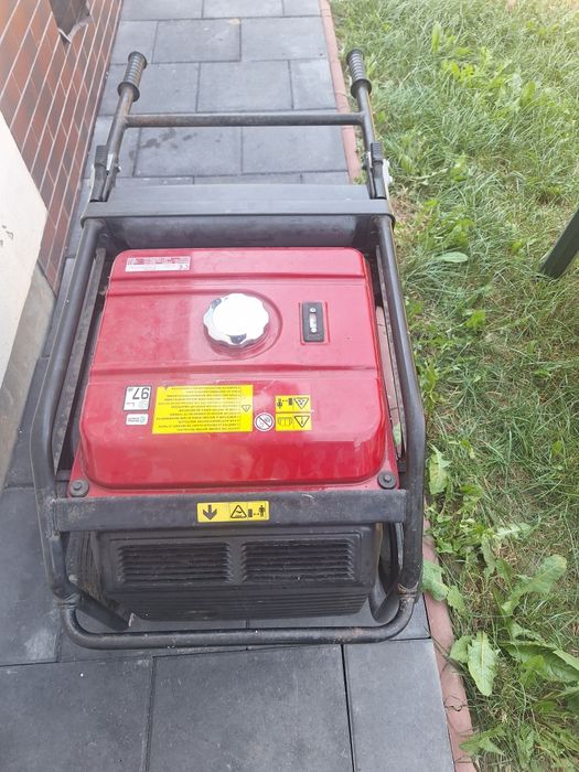 vând generator honda 7kwa original