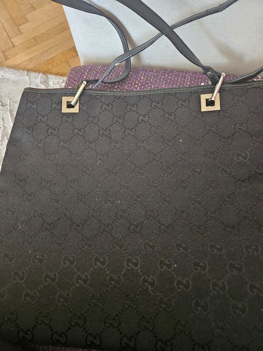 Geanta Gucci eleganta si superba.