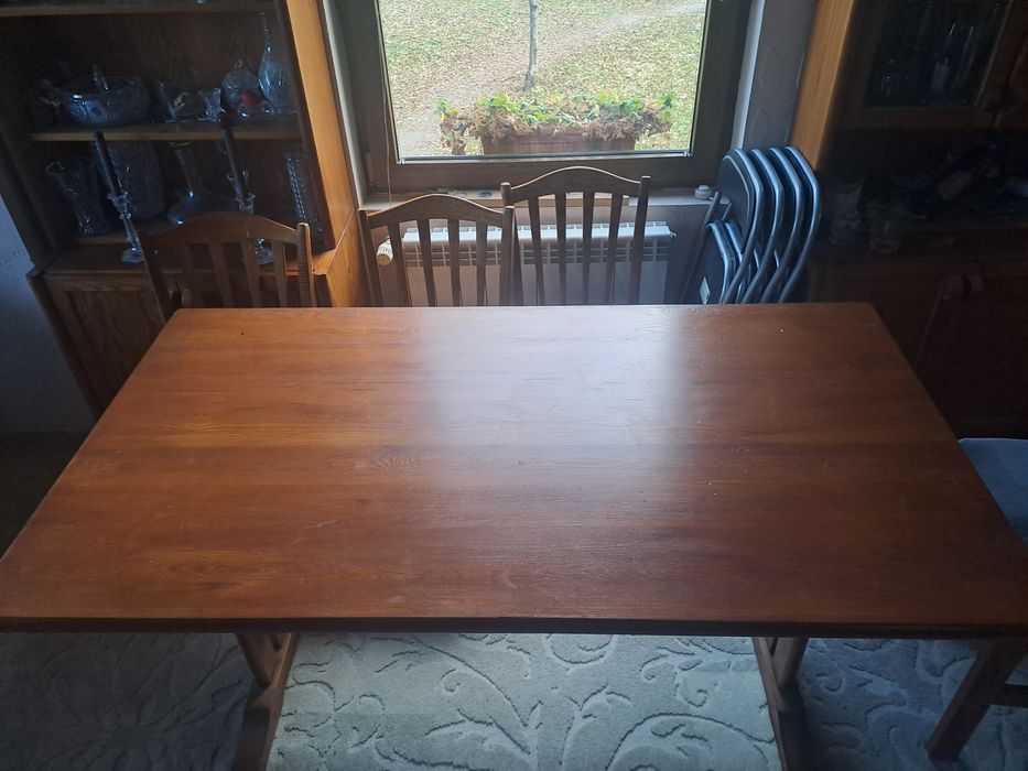 Трапезарна маса масивно дърво