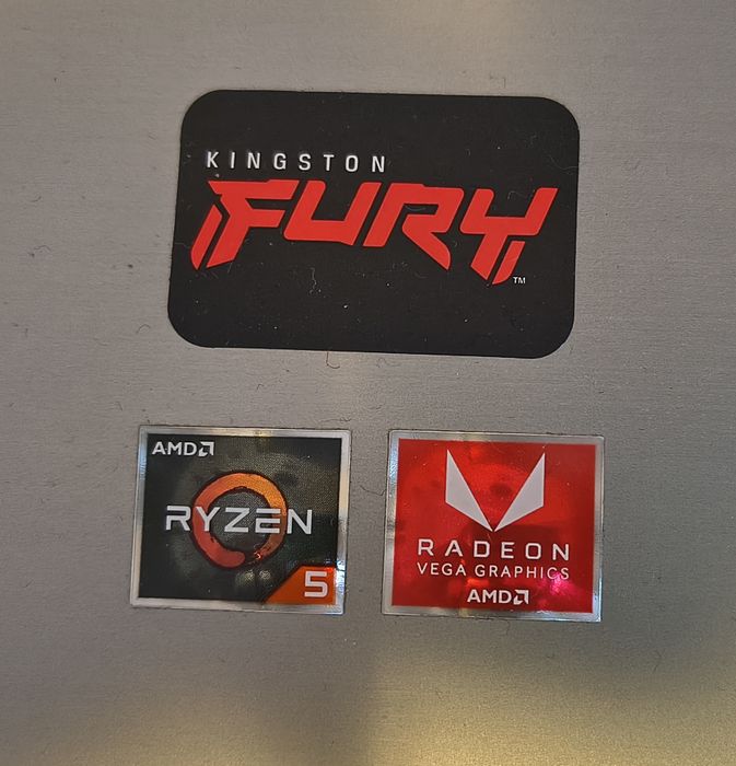 Laptop LENOVO (17'+16 gb ram)