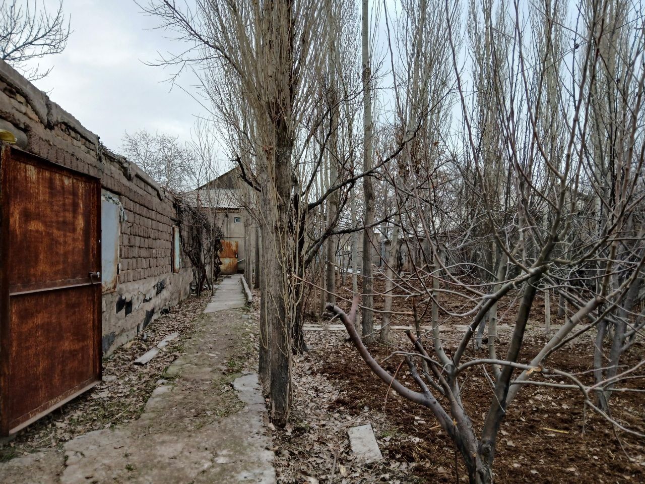 Uy sotiladi manzil detskiy balnisa kata moyka yonida
