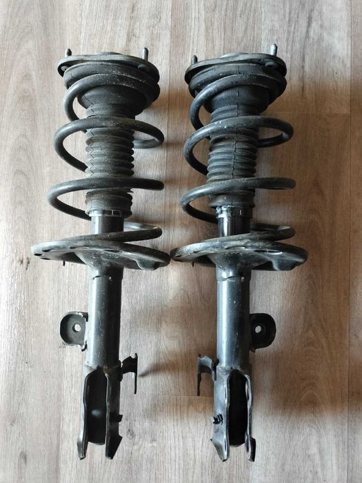Продам Амортизаторы стойка передний пара Toyota Estima 50 / 55 2GR