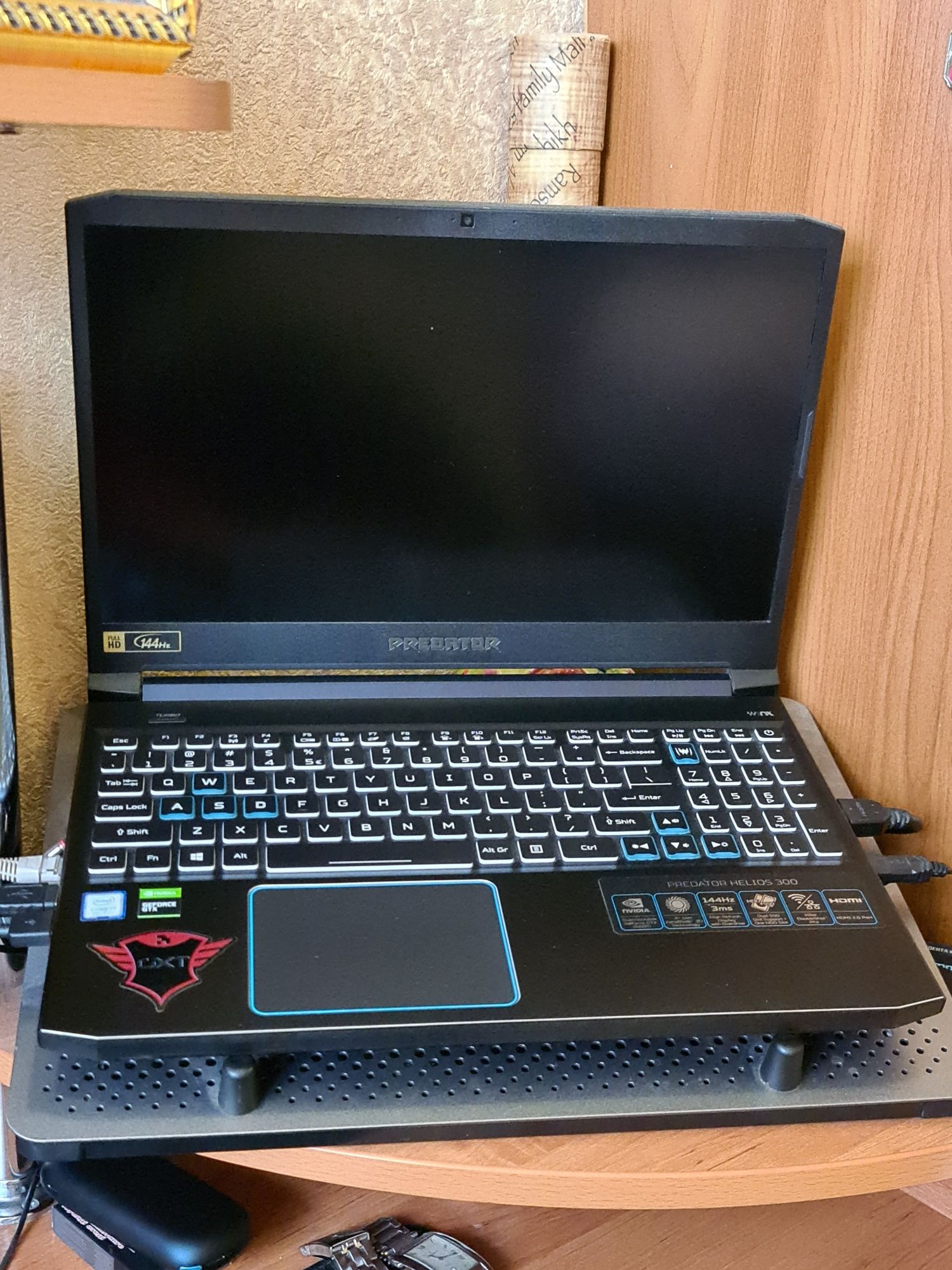 Продам игровой ноутбук acer predator helios 300